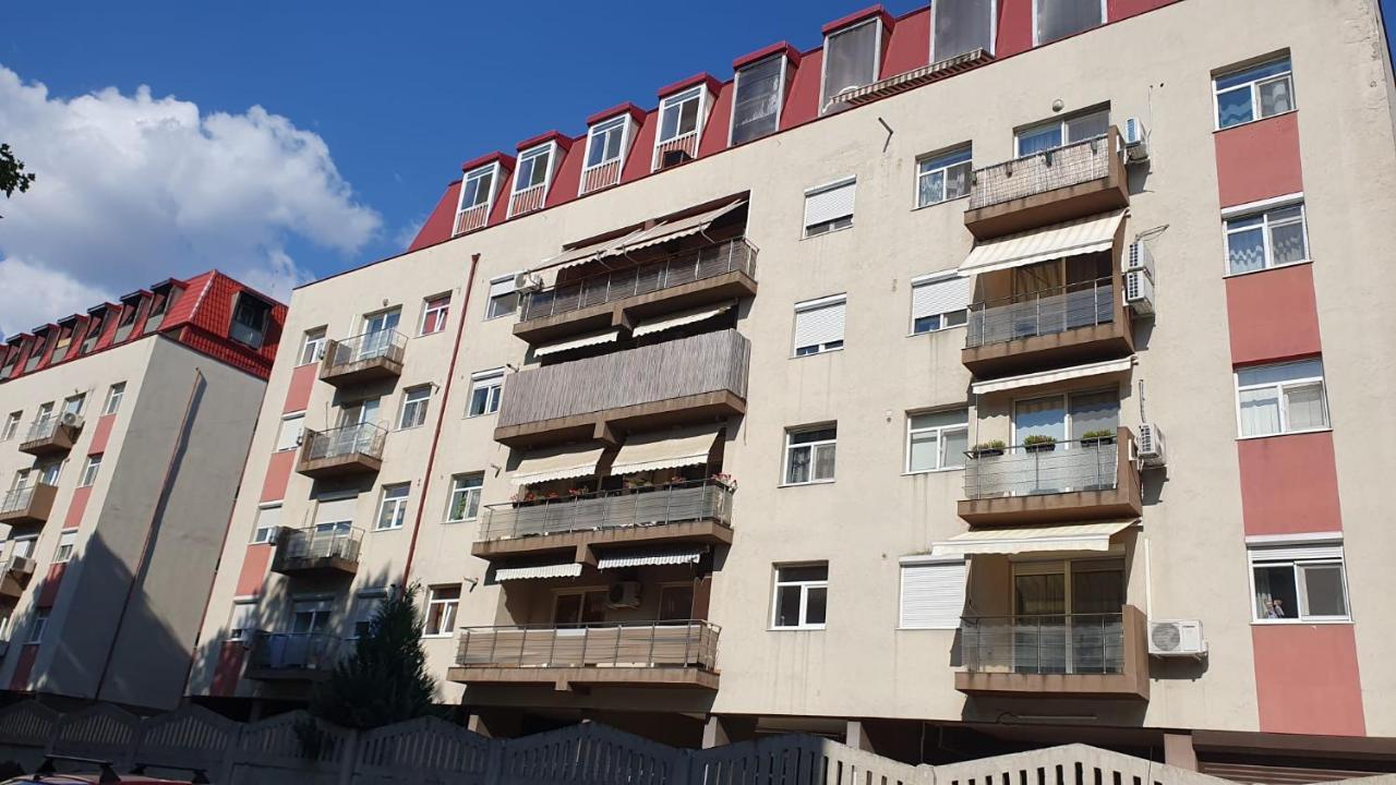 Apartament Tokyo Bukarest Exteriör bild